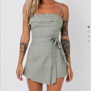 princess polly sage green romper! brand new, sz 10